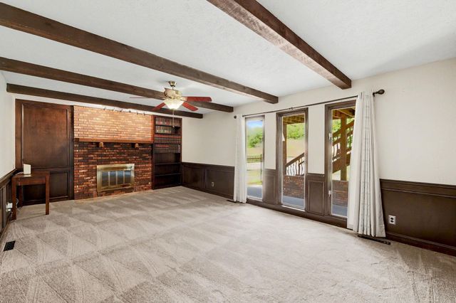 419 N Mimosa Dr, Haysville, KS 67060