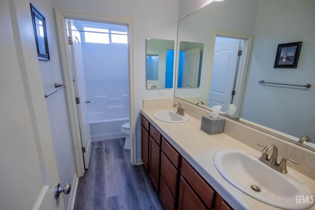 509 Jewel Flower Street, Bakersfield, CA 93312