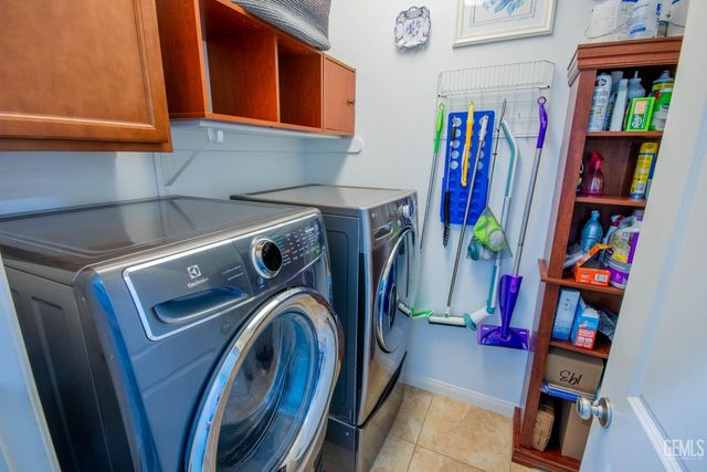 509 Jewel Flower Street, Bakersfield, CA 93312