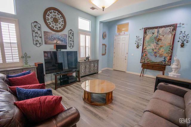 509 Jewel Flower Street, Bakersfield, CA 93312