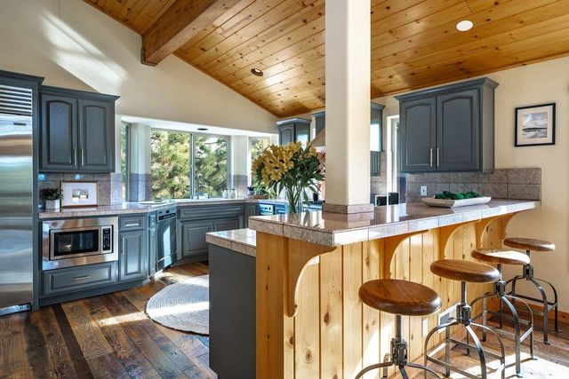 12391 Stockholm Way, Truckee, CA 96161