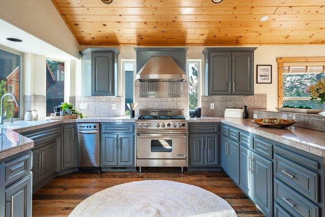 12391 Stockholm Way, Truckee, CA 96161