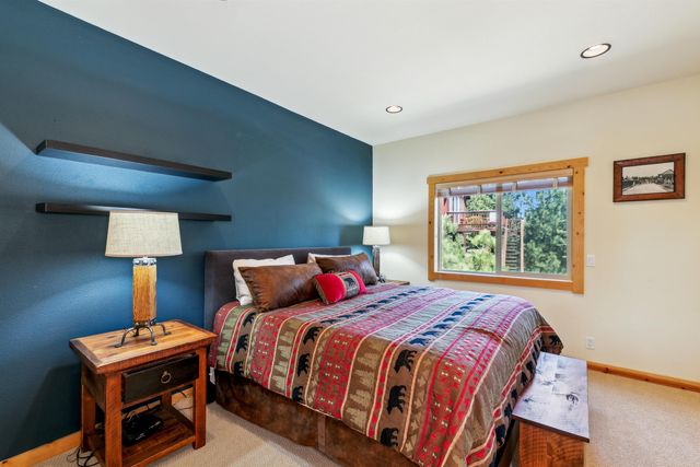 12391 Stockholm Way, Truckee, CA 96161