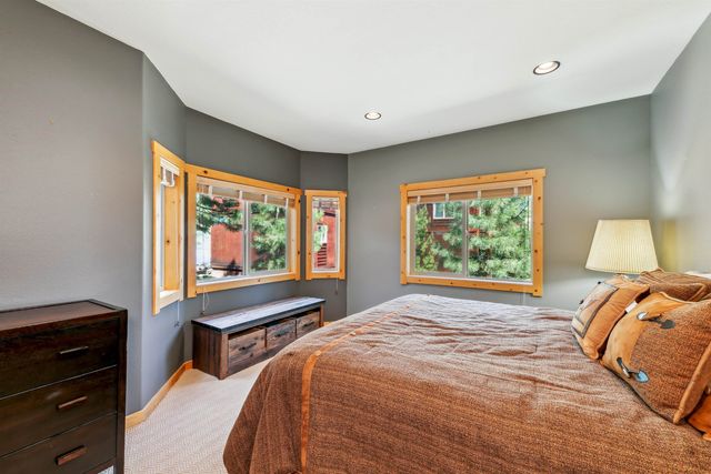 12391 Stockholm Way, Truckee, CA 96161