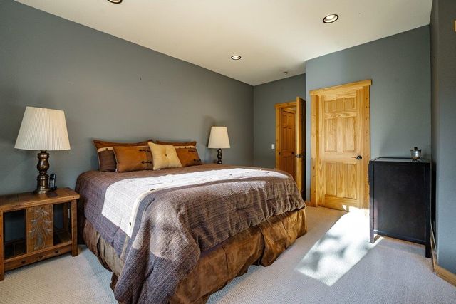 12391 Stockholm Way, Truckee, CA 96161