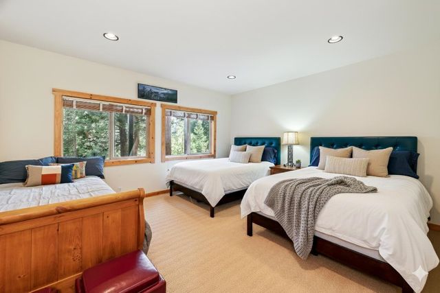 12391 Stockholm Way, Truckee, CA 96161