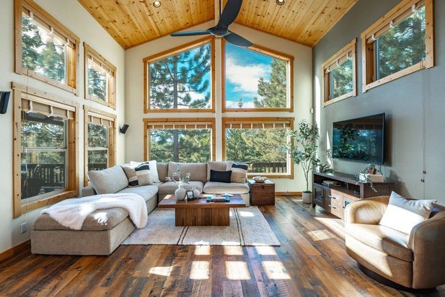 12391 Stockholm Way, Truckee, CA 96161