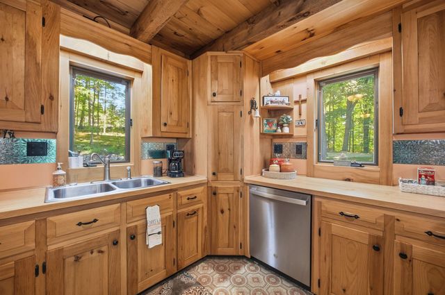 850 Concord Stage Road, Weare, NH 03281
