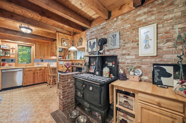 850 Concord Stage Road, Weare, NH 03281