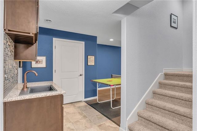 1119 Sawhill Drive, Lawrence, KS 66049