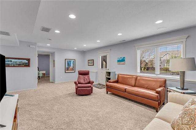 1119 Sawhill Drive, Lawrence, KS 66049