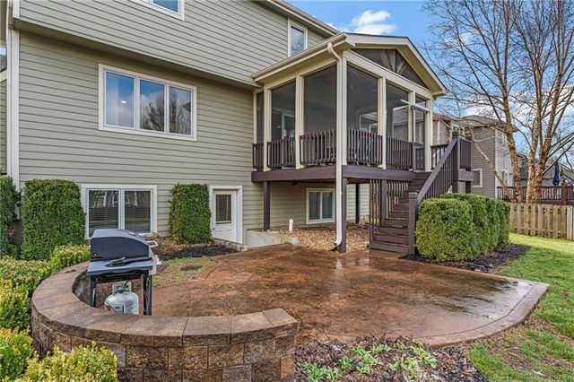 1119 Sawhill Drive, Lawrence, KS 66049