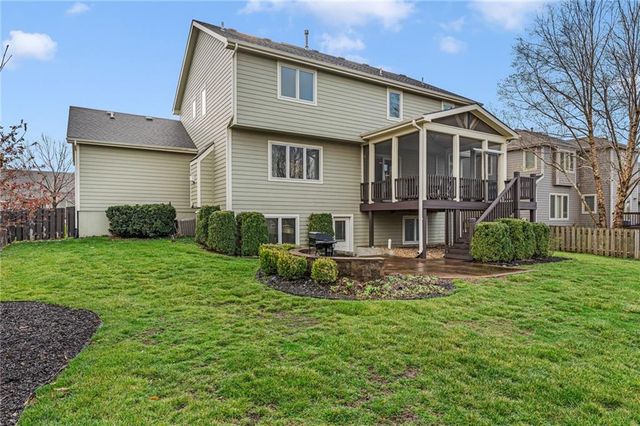 1119 Sawhill Drive, Lawrence, KS 66049