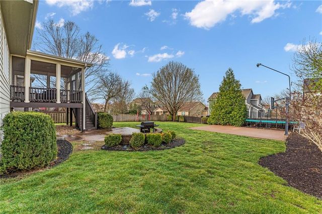 1119 Sawhill Drive, Lawrence, KS 66049