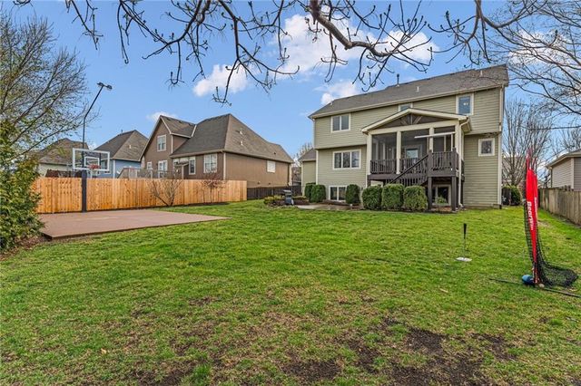 1119 Sawhill Drive, Lawrence, KS 66049