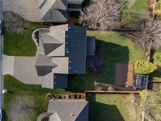 1119 Sawhill Drive, Lawrence, KS 66049