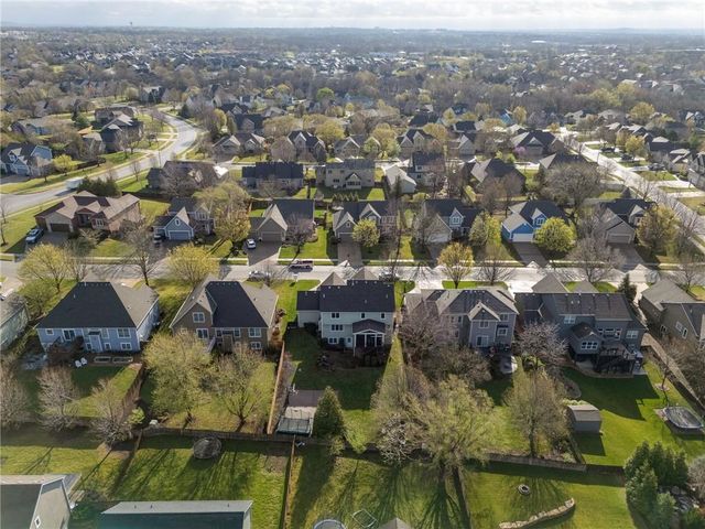 1119 Sawhill Drive, Lawrence, KS 66049
