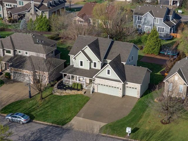 1119 Sawhill Drive, Lawrence, KS 66049