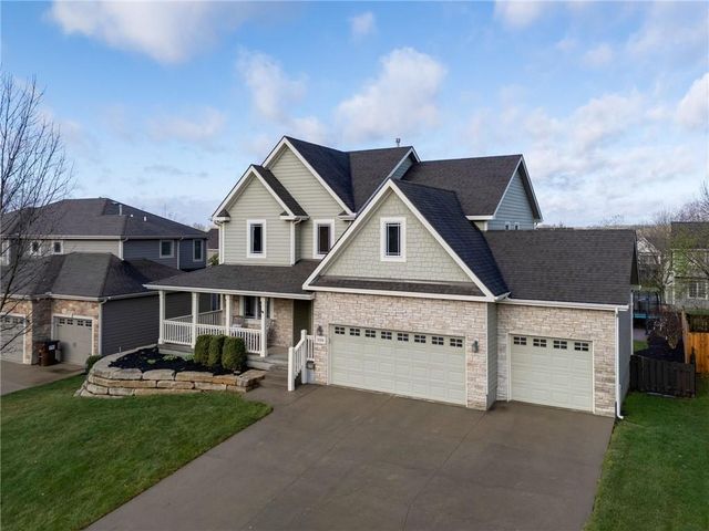 1119 Sawhill Drive, Lawrence, KS 66049