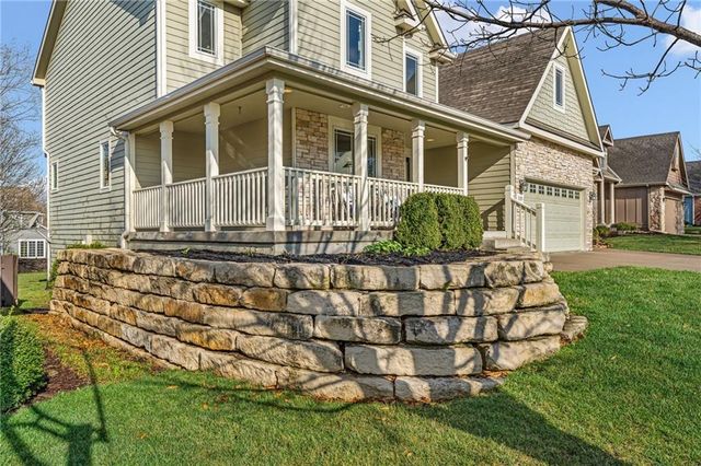 1119 Sawhill Drive, Lawrence, KS 66049