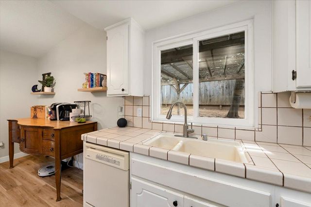 1462 Love Way, Auburn, CA 95603