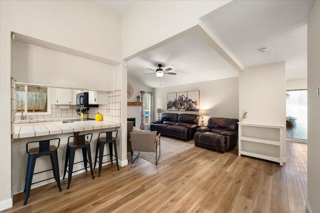 1462 Love Way, Auburn, CA 95603