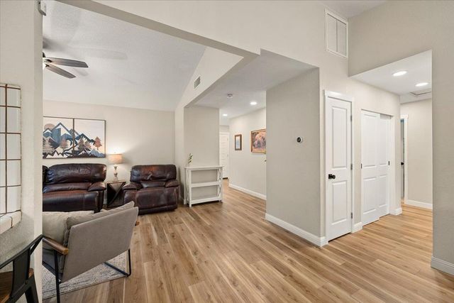 1462 Love Way, Auburn, CA 95603