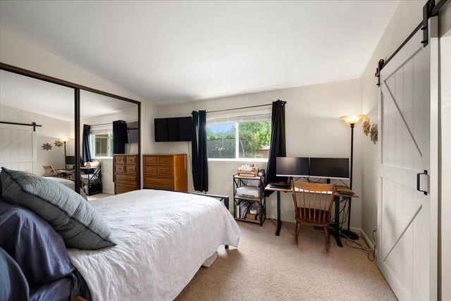 1462 Love Way, Auburn, CA 95603