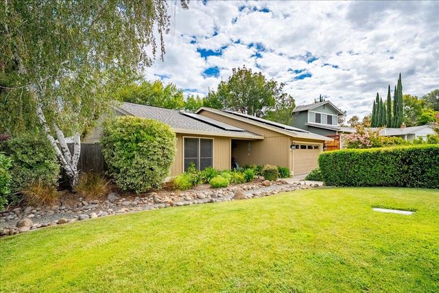 1462 Love Way, Auburn, CA 95603