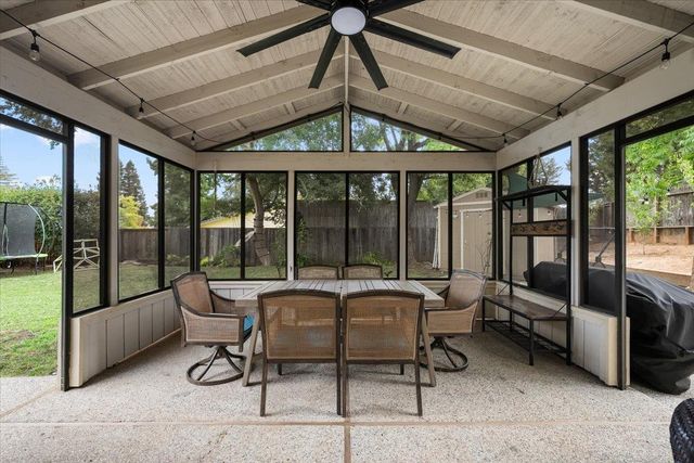 1462 Love Way, Auburn, CA 95603