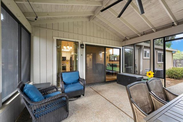 1462 Love Way, Auburn, CA 95603