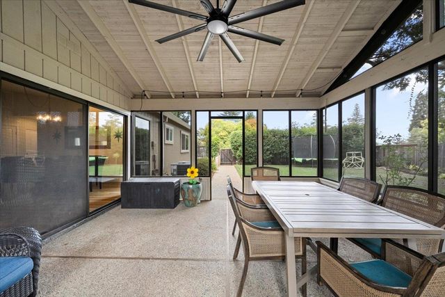 1462 Love Way, Auburn, CA 95603