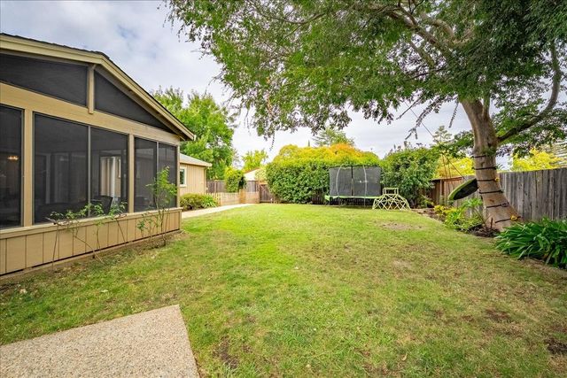 1462 Love Way, Auburn, CA 95603