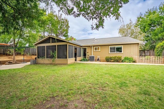 1462 Love Way, Auburn, CA 95603
