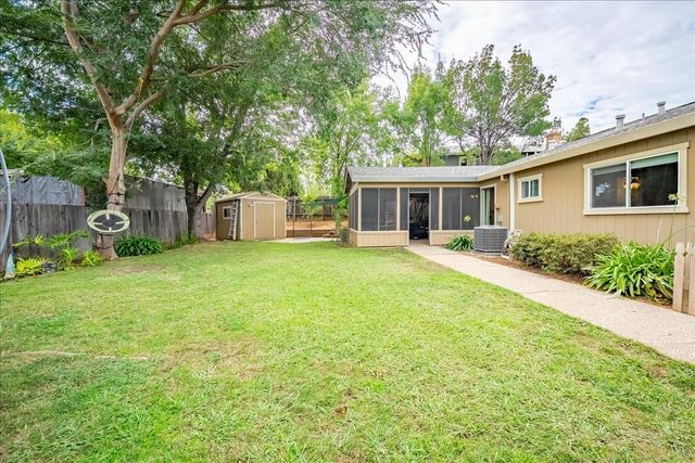 1462 Love Way, Auburn, CA 95603