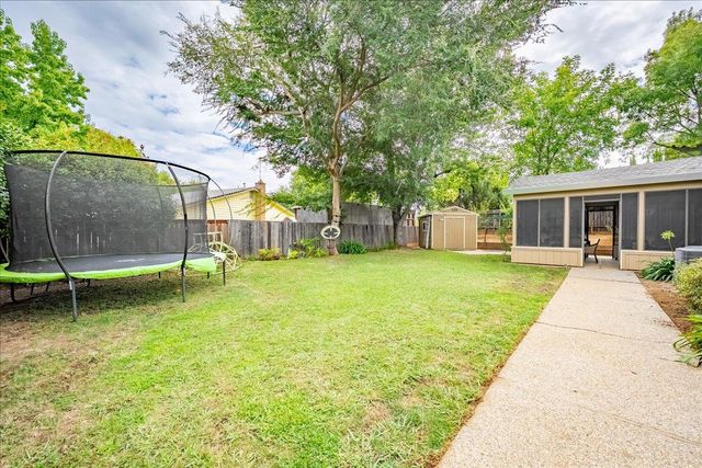 1462 Love Way, Auburn, CA 95603