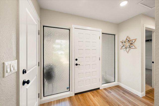 1462 Love Way, Auburn, CA 95603
