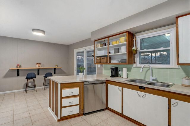 217 N Ken Avenue, Springfield, MO 65802