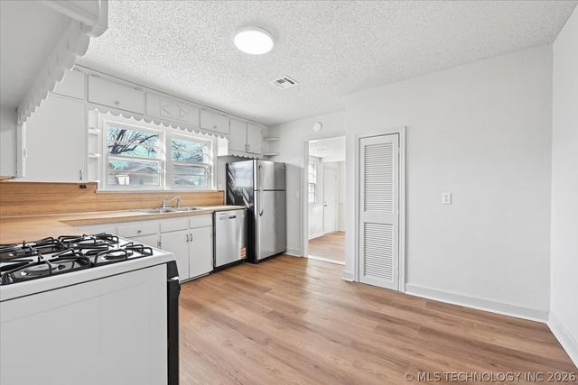 6736 E 6th Street, Tulsa, OK 74112