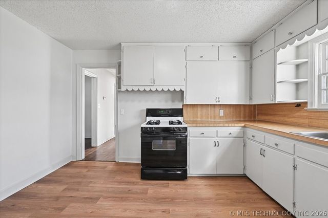 6736 E 6th Street, Tulsa, OK 74112