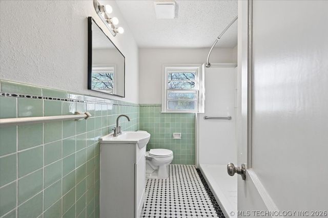 6736 E 6th Street, Tulsa, OK 74112