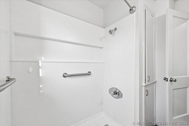 6736 E 6th Street, Tulsa, OK 74112