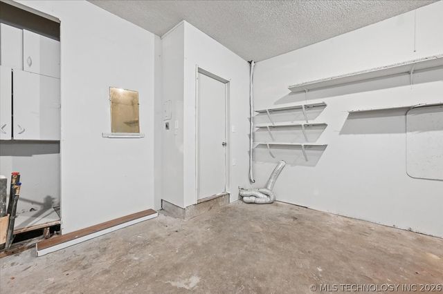 6736 E 6th Street, Tulsa, OK 74112