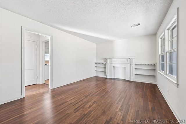 6736 E 6th Street, Tulsa, OK 74112