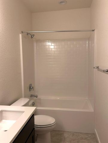 17357 Atwater Dr, Lathrop, CA 95330