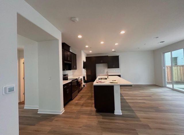 17357 Atwater Dr, Lathrop, CA 95330