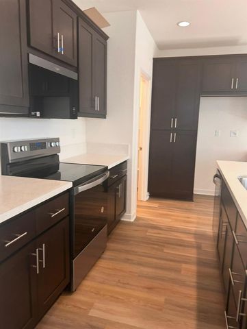 17357 Atwater Dr, Lathrop, CA 95330