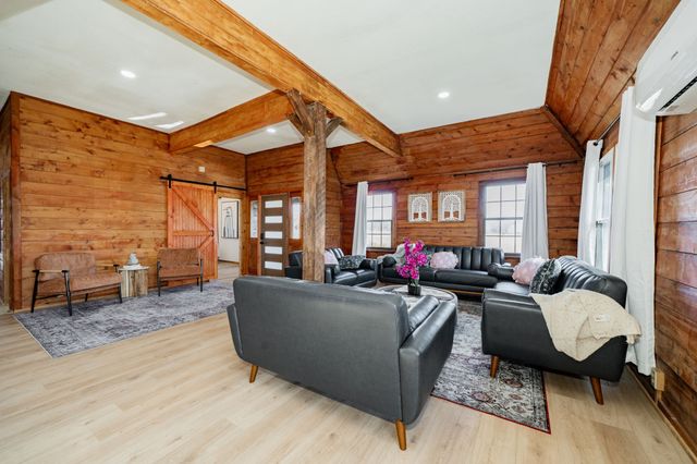 691 Bear Road, Van Alstyne, TX 75495