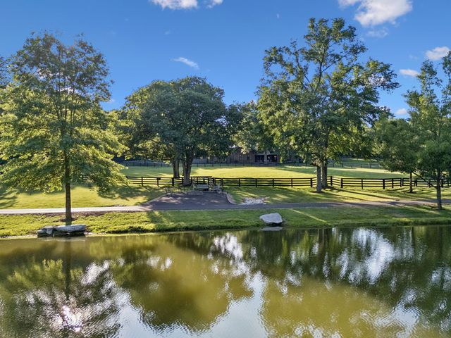9862 Sam Donald Rd, Nolensville, TN 37135