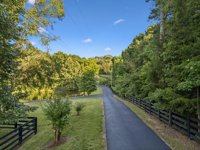 9862 Sam Donald Rd, Nolensville, TN 37135
